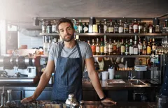 Mehrwertsteuer in der Gastronomie 2026: Alle Regelungen, Steuersätze und Tipps für Gastronomen
