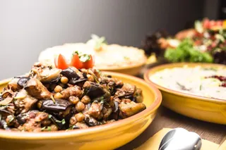 Buffet mit libanesischen Speisen
