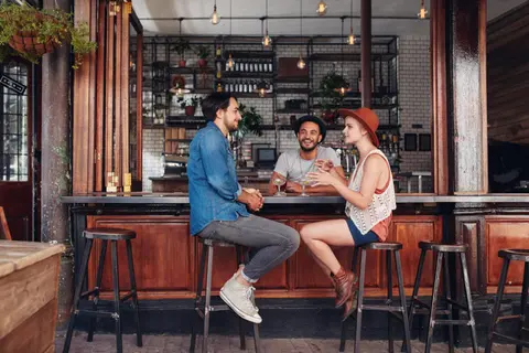 Eine Bar eröffnen – so erfüllst Du Dir Deinen Traum