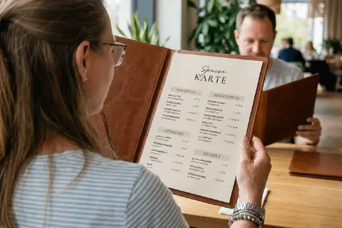 Speisekarte für Restaurants erstellen: Aufbau, Preise & Tipps