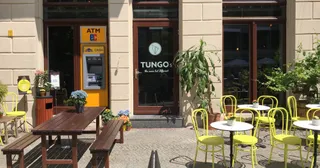 Der Außenbereich des Tungos auf der Oranienburg Str. in Berlin