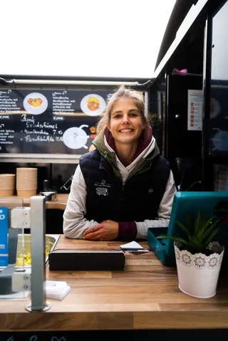 Markenbotschafterin für orderbird Franziska Weidner im Foodtruck