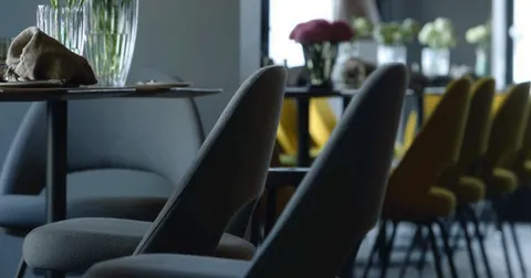 Gastronomie Einrichtung Tisch und Stühle